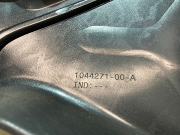 КРЫШКА СТУПИЦЫ TESLA МОДЕЛЬ 3 18