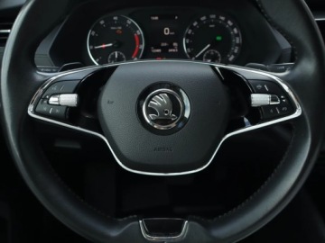 Skoda Octavia IV Liftback 1.5 TSI EVO 150KM 2022 Skoda Octavia 1.5 TSI, Salon Polska, zdjęcie 19