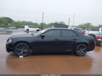 Chrysler 300C II 2022 Chrysler 300 Touring 2022 3.6 Benzyna 292KM, zdjęcie 1