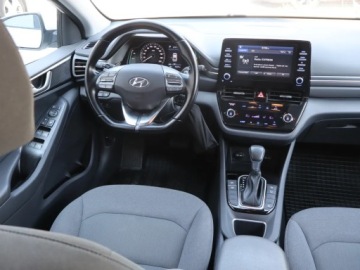 Hyundai IONIQ Hatchback Facelifting (Hybrid) 1.6 GDI 141KM 2021 Hyundai Ioniq Plug-in-Hybrid, Automat, Klima, zdjęcie 6