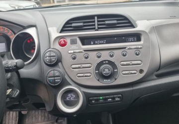 Honda Jazz III 1.4 i-VTEC 100KM 2009 Honda Jazz Honda Jazz 1.4 i-VTEC Elegance 1.3 Benzyna 100KM, zdjęcie 24