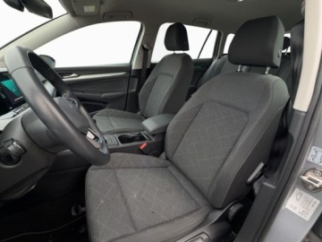 Volkswagen Golf VIII Variant 1.5 TSI 130KM 2023 Volkswagen Golf 1.5 TSI 130KM EVO Life, Serwis ASO, Gwarancja, MALY PRZEBI, zdjęcie 25