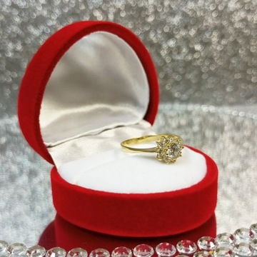 PIERŚCIONEK ZARĘCZYNOWY KWIAT Z KAMIENIAMI ZŁOTO