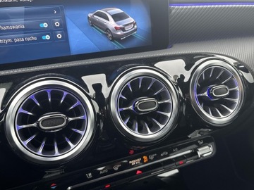 Mercedes Klasa A W177/V177 Hatchback Facelifting 1.3 200 163KM 2023 Mercedes-Benz A 200 Podgrzewana kierownica/ Ambien, zdjęcie 25