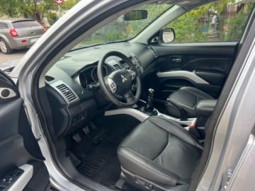 Mitsubishi Outlander II 2.0 DID DOHC 140KM 2008 Mitsubishi Outlander 4WD Xenony Skory Klimatyzacja Szyberdach Grzane Fotel, zdjęcie 4