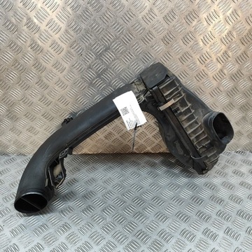 BMW 4 F32 F33 2015 POUZDRO FILTRU VZDUCHU