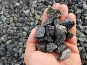 Зеленые декоративные камни для сада TONA Big Bag