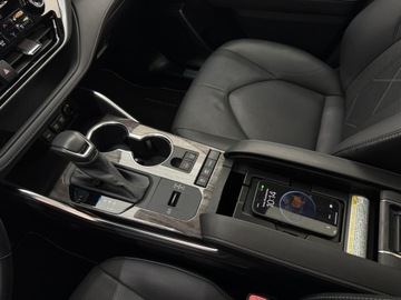 Toyota Highlander III 2.5 248KM 2021 Toyota Highlander Executive / 1 właściciel / Salon, zdjęcie 28