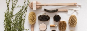 Набор из 2 щеточек для сухого массажа для груди, шеи и лица Delicate Noble