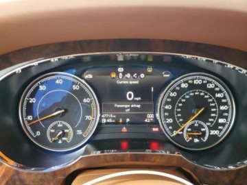 Bentley Bentayga 2018 Bentley Bentayga V12 2018 6.8 Benzyna 608KM, zdjęcie 9