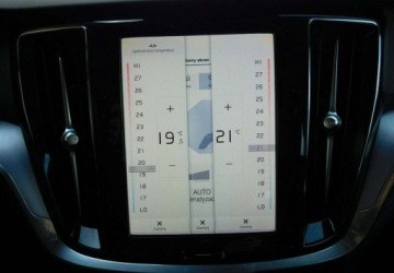 Volvo V60 II  Kombi 2.0 D3 150KM 2019 Volvo V60 z Gwarancja Kamera Model 2020r 2.0 Diesel 150KM, zdjęcie 19
