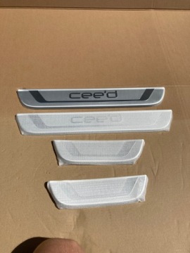 ДЕКОРАТИВНЫЕ ПОЛОСКИ ДЛЯ РАМКИ KIA CEED SPORT WAGON