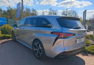 Toyota Sienna III 2021 Toyota Sienna 2.5 HSD HYBRYDA Gwarancja 83 tys. km Zobacz 2.7 Benzyna, zdjęcie 6