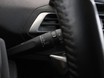 Peugeot 3008 II Crossover Facelifting  1.5 BlueHDi 130KM 2021 Peugeot 3008 FV23% navi virtual kamera tempomat, zdjęcie 32