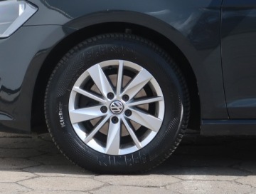 Volkswagen Golf VII Variant 1.2 TSI BlueMotion Technology 85KM 2017 VW Golf 1.2 TSI, Salon Polska, Serwis ASO, Klima, zdjęcie 12