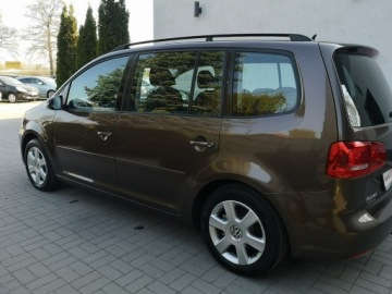Volkswagen Touran II 1.6 TDI 105KM 2011 Volkswagen Touran 1.6 TDI 105KM Klimatronic, zdjęcie 8