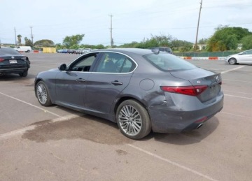 Alfa Romeo Giulia II 2017 Alfa Romeo Giulia 2017r., Ti Awd, 2L, od ubezpieczalni 2.0 Benzyna 284KM, zdjęcie 2