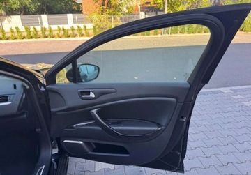 Citroen C5 III Sedan 2.0 BlueHDi 180KM 2016 Citroen C5 2.0Hdi180Ps Automat Szyberdach Navi Klimatronik Hydro Skora Led, zdjęcie 12