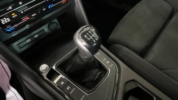 Volkswagen Tiguan II SUV Facelifting 2.0 TDI 150KM 2022 Volkswagen Tiguan Kamera Nawigacja Full LED Elektryczna klapa MOZLIWA ZAMI, zdjęcie 38