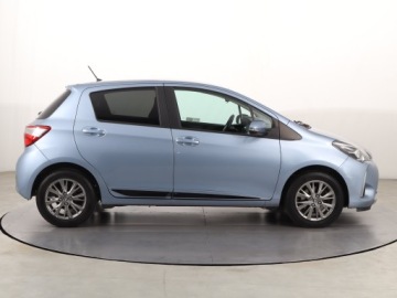 Toyota Yaris III Hatchback 5d Facelifting 2017 1.5 Dual VVT-iE 111KM 2017 Toyota Yaris 1.5 Dual VVT-i, Salon Polska, Klima, zdjęcie 5