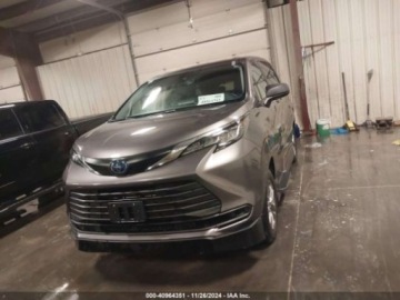 Toyota Sienna III 2023 Toyota Sienna 2023r., 4x4, 2.5L 2.5 Hybryda 189KM, zdjęcie 6