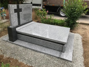 ГРАНИТНЫЙ НАГЛАЖНЫЙ ПАМЯТНЫЙ БЛОК СРЗЕГОМ ИМПАЛА