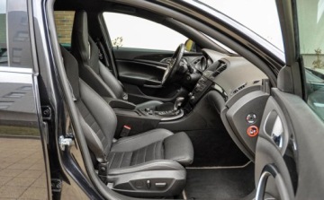 Opel Insignia I Sports Tourer OPC 2.8 V6 Turbo ECOTEC 325KM 2011 Opel Insignia 2,8T (325KM) 2011 r. Automat 4x4 OPC 2.8 Benzyna 325KM, zdjęcie 9