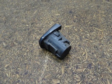 AUDI TT 8J R32 ZÁSLEPKA KLIKY LEVÝ LZ9Y LS9R LY9B 8J0839167