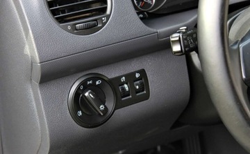 Volkswagen Caddy III Kombi Facelifting 1.6 TDI 102KM 2013 Volkswagen Caddy 1.6d Klimatyzacja Alufelgi Hak Gwarancja 1 rok w cenie, zdjęcie 19
