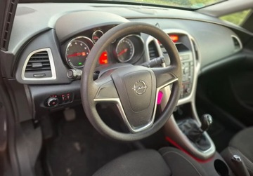 Opel Astra J 2010 Opel Astra Super stan 1.4 Benzyna 120KM, zdjęcie 6