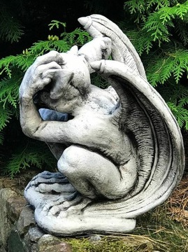 Figura betonowa ogrodowa Gargulec