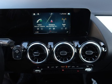 Mercedes Klasa B W247 Sports Tourer 1.3 B180  136KM 2019 Mercedes B B 180, Salon Polska, Automat, Skóra, zdjęcie 11