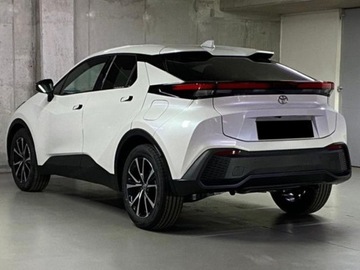 Toyota C-HR II SUV Plug-In 2.0 Hybrid Dynamic Force Plug-in  223KM 2025 Od ręki - Style 2.0 Hybrid Dynamic Force Plug-in 223KM | Podgrzewane fotele, zdjęcie 2