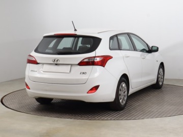 Hyundai i30 II Wagon Facelifting 1.6 CRDi 110KM 2016 Hyundai i30 1.6 CRDi, Automat, Klima, zdjęcie 4