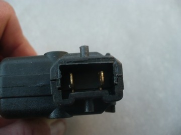 VZPĚRA/TLAKOVAČ CENTRÁLNÍHO ZÁMKU KRYT DACIA RENAULT 7700712901