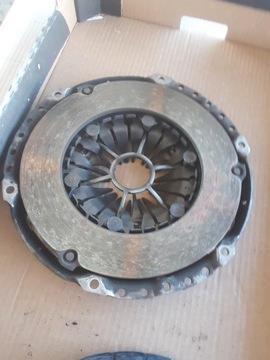 SPRZĘGŁO OPEL ZAFIRA B 1.9 CDTI 324039410