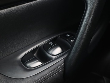 Nissan Qashqai II Crossover 1.5 dCi 110KM 2016 Nissan Qashqai 1.5 dCi, Navi, Klima, Klimatronic, zdjęcie 17