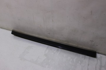 LISTWA DRZWI PRAWA TYLNA MERCEDES-BENZ W203 C180
