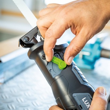 LUX Сабельная пила 20В 22 мм - без аккумулятора