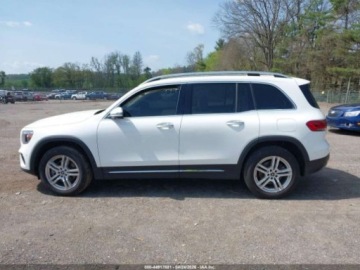 Mercedes GLB 2022 Mercedes-Benz GLB 2022 MERCEDES-BENZ GLB 250 4MATIC 2.0 Benzyna 221KM, zdjęcie 12