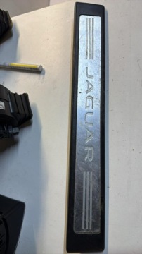 Blende Gehäuse schwellen rechts hinten JAGUAR XF 8X23-13200-A