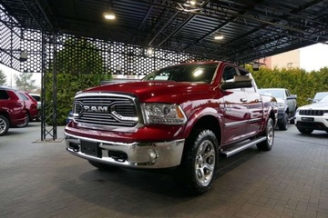 Dodge Ram IV 5.7 V8 390KM 2017 Dodge RAM Laramie1500V8HEMI5.7 Hak 390KM 4x4 Szyberdach Wentyl Alpine Navi