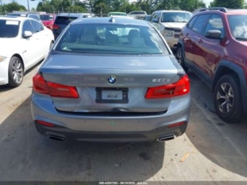 BMW Seria 5 G30-G31 2018 BMW Seria 5 2018 BMW 530E IPERFORMANCE 2.0 Hybryda 180KM, zdjęcie 8