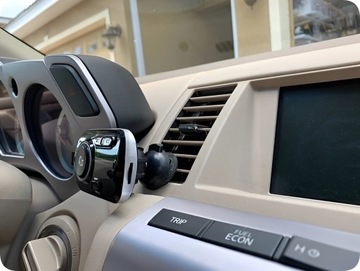 АВТОМОБИЛЬНЫЙ FM-ПЕРЕДАТЧИК BLUETOOTH БЫСТРОЕ ЗАРЯДНОЕ УСТРОЙСТВО 2x USB AUX