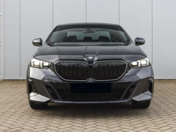 BMW Seria 5 G90-91 2025 BMW Seria 5 540d xDrive Sport Sedan 3.0 (303KM) 2025, zdjęcie 4