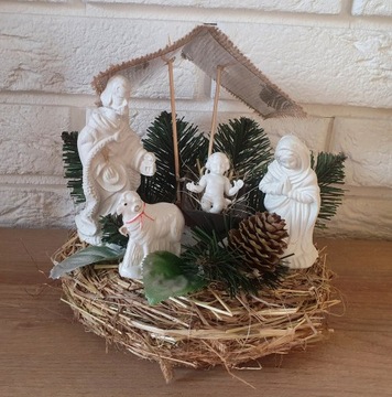 SZOPKA BOŻONARODZENIOWA +FIGURKI STROIK ŚWIĄTECZNY