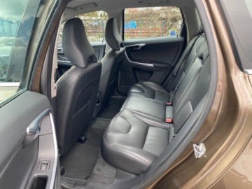 Volvo XC60 I SUV Facelifting 2.0 D3 DRIVE-E 150KM 2015 Volvo XC 60 LEDY SKORY PARKTRONIC NAWIGACJA KLIMATYZACJA HAK HOLOWNICZY, zdjęcie 5