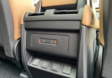 Land Rover Defender IV (L663) Hard Top 90 3.0D R6 250KM 2025 Land Rover Defender 3.0D I6 250 PS AWD Auto X-Dynamic HSE 110 3.0 Diesel, zdjęcie 12