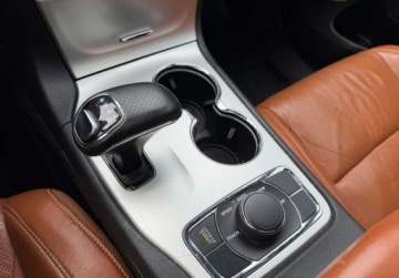 Jeep Grand Cherokee IV Terenowy Facelifting 6.4 V8 468KM 2015 Jeep Grand Cherokee 2015 Jeep Grand Cherokee SRT 6.4 V8 HEMI 6.4 Benzyna, zdjęcie 15