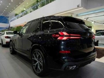 BMW X5 G05 SUV Facelifting 3.0 30d 298KM 2026 BMW X5 xDrive30d Sport Suv 3.0 (298KM) 2026, zdjęcie 1